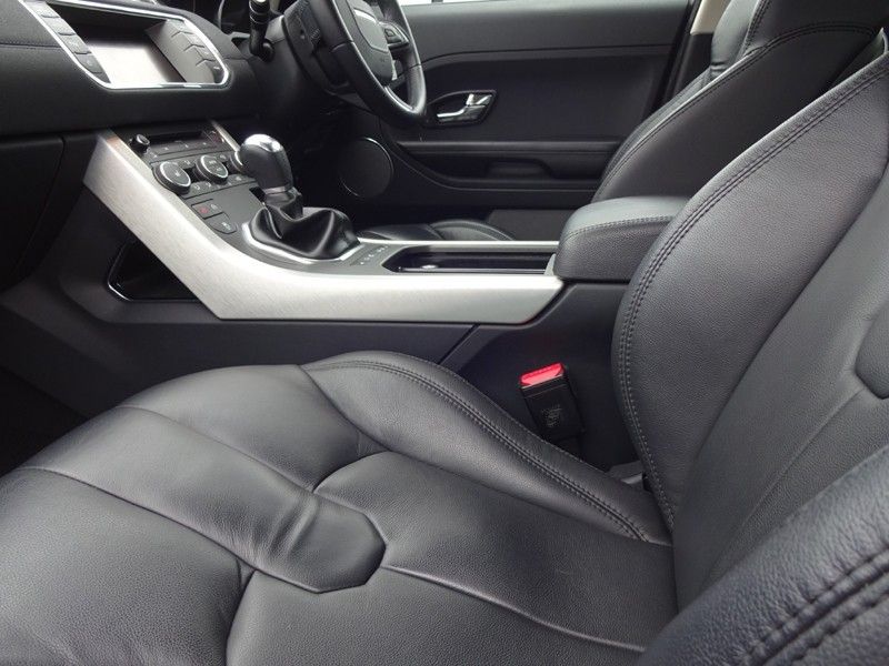 Range Rover EVOQUE - 2.2 Diesel  Manual - Image 3