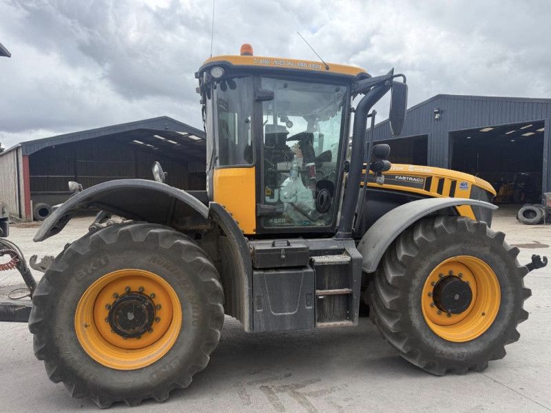JCB - FASTRAC 4220 TRACTOR - Image 1