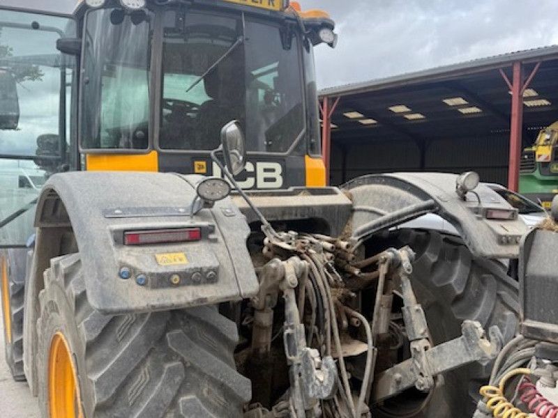 JCB - FASTRAC 4220 TRACTOR - Image 4