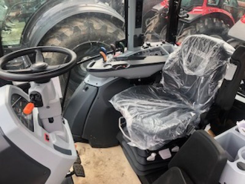 VALTRA - G115A 1B9 TRACTOR - Image 6
