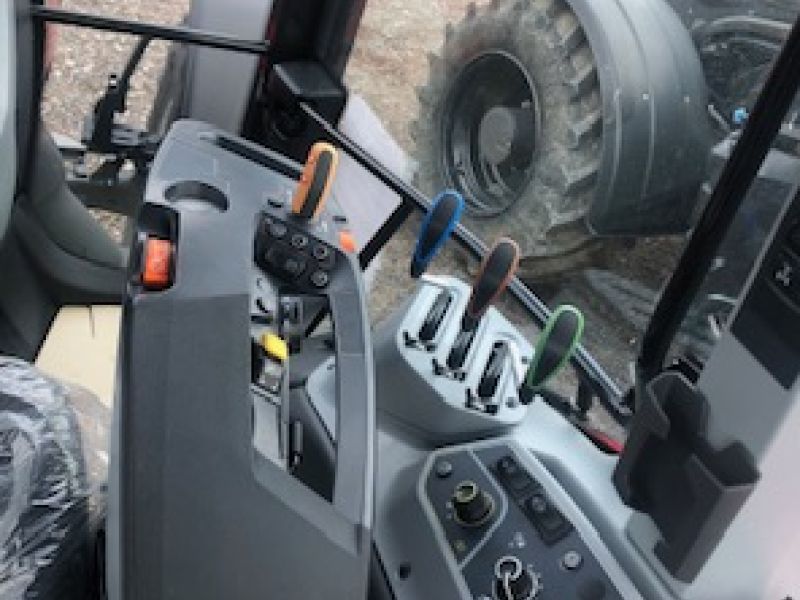 VALTRA - G115A 1B9 TRACTOR - Image 7