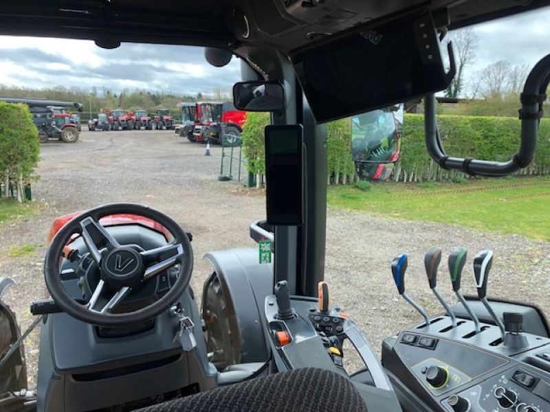 VALTRA - T215A 4WD TRACTOR - Image 7