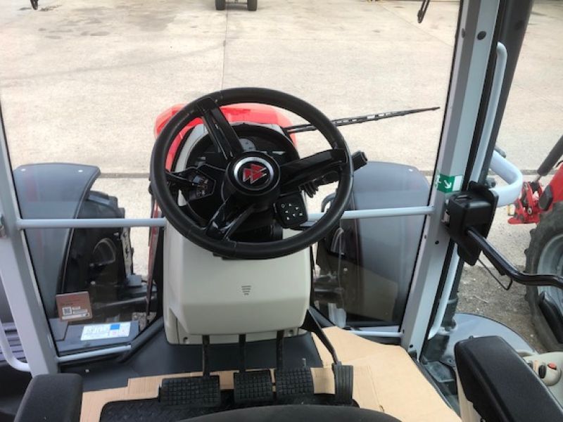MASSEY FERGUSON - 6S.135ESD6 4WD TRACTOR - Image 7