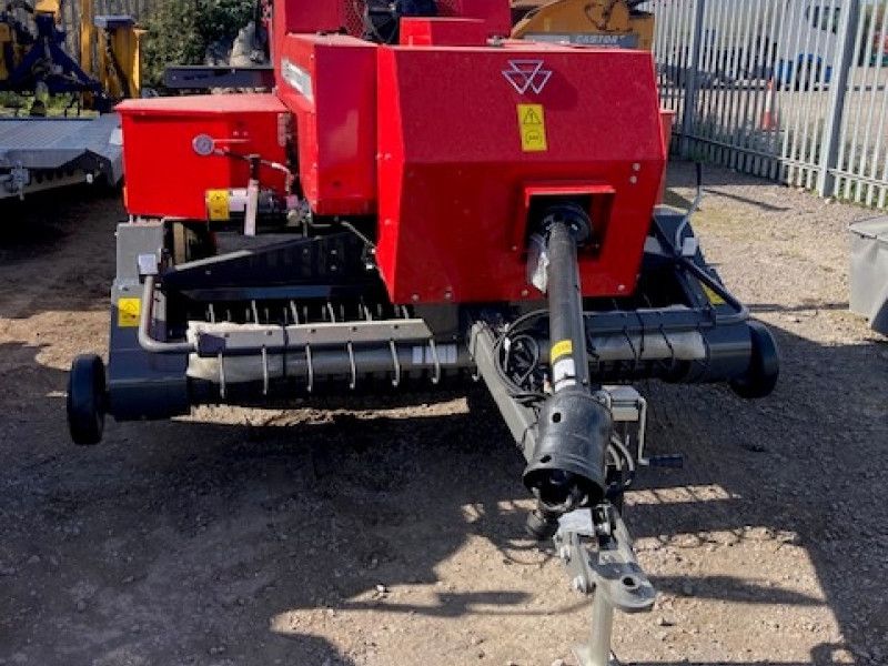 MASSEY FERGUSON - 1840 SMALL SQUARE BALER - Image 3