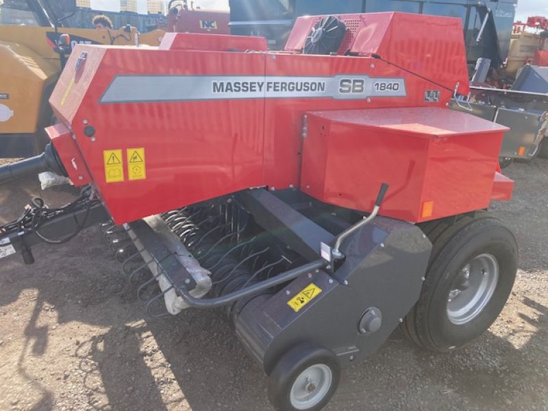 MASSEY FERGUSON - 1840 SMALL SQUARE BALER - Image 2