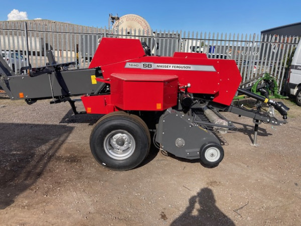 MASSEY FERGUSON - 1840 SMALL SQUARE BALER - Image 1