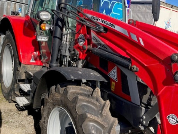 MASSEY FERGUSON - 5S.125 ESD4 TRACTOR - Image 1
