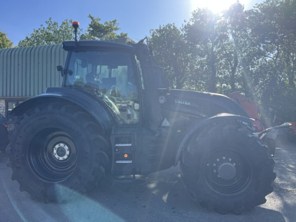 VALTRA - T235D TRACTOR - Image 1
