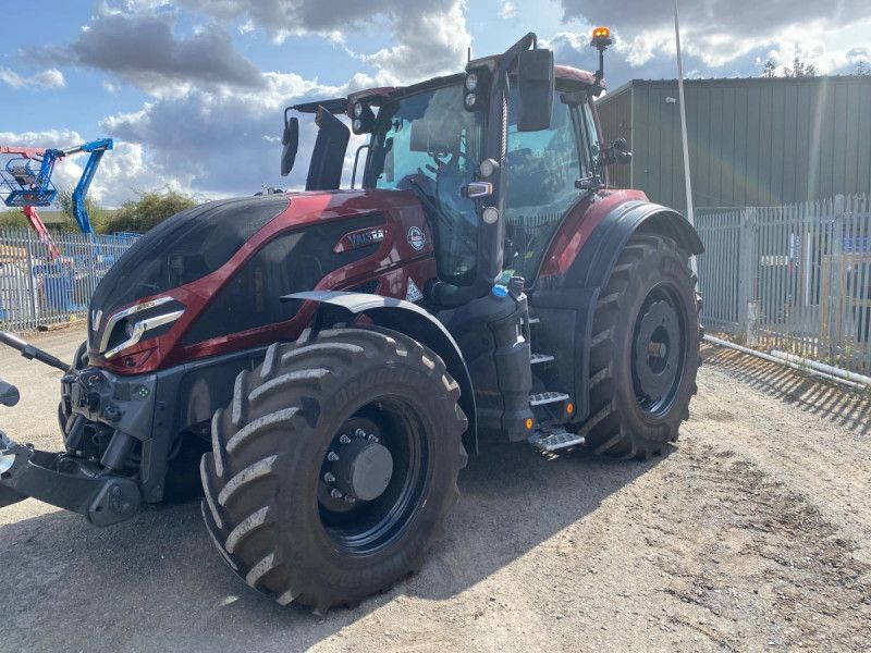 VALTRA - Q265 TRACTOR - Image 2