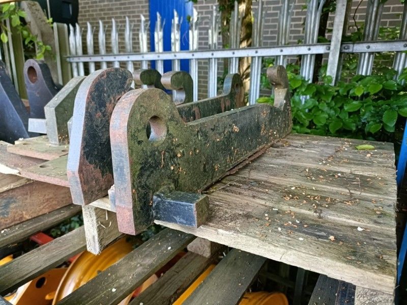 JCB - WELD ON BRACKETS - Image 2