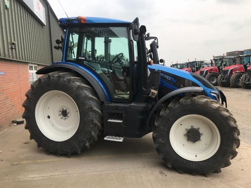 VALTRA - G135A 4WD TRACTOR - Image 1
