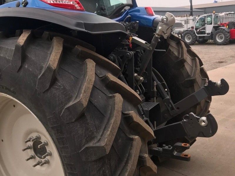 VALTRA - G135A 4WD TRACTOR - Image 5