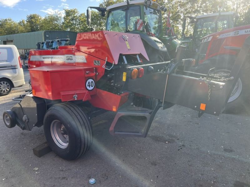 MASSEY FERGUSON - 1840 SMALL SQUARE BALER - Image 3