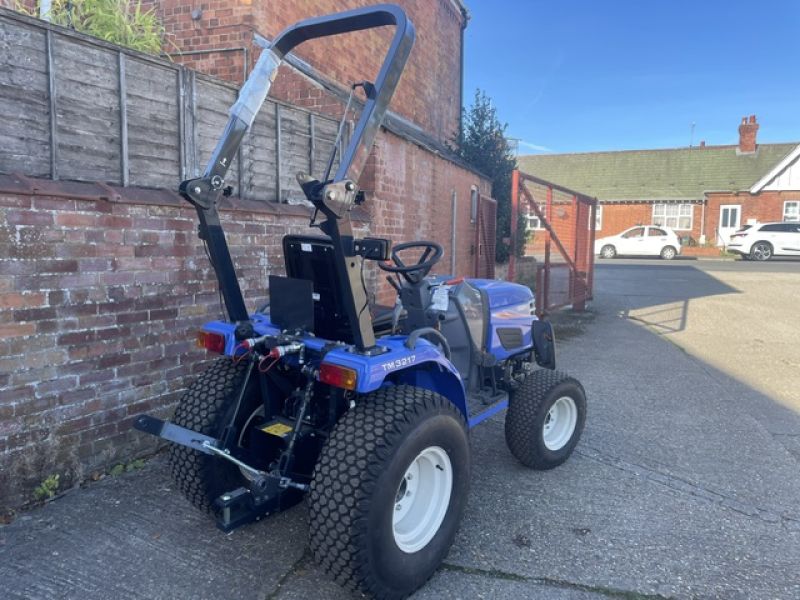 ISEKI - TM3217 COMPACT TRACTOR - Image 3
