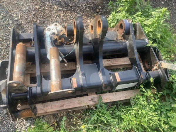 JCB - QFIT HEADSTOCK AND TINES - Image 1