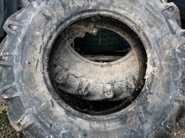 SUNDRIES - 15.5 80R24 TYRES - Image 1