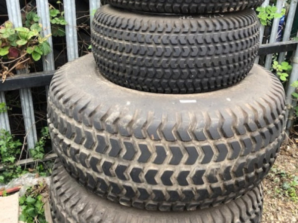 MASSEY FERGUSON - BRIDGESTONE TURF WHEELS - Image 1