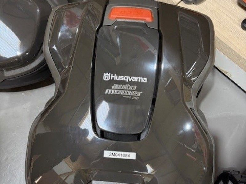 HUSQVARNA - AM310 MK2 ROBOTIC MOWER - Image 1