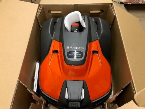 HUSQVARNA - AUTOMOWER 550 MOWER - Image 1