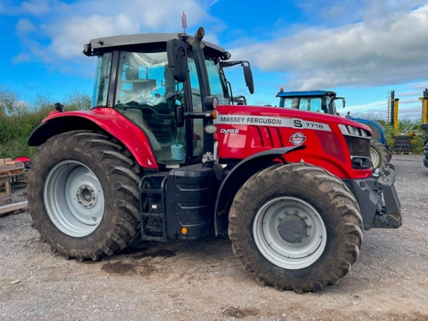 MASSEY FERGUSON - 7718S EXD6 4WD TRACTOR - Image 1