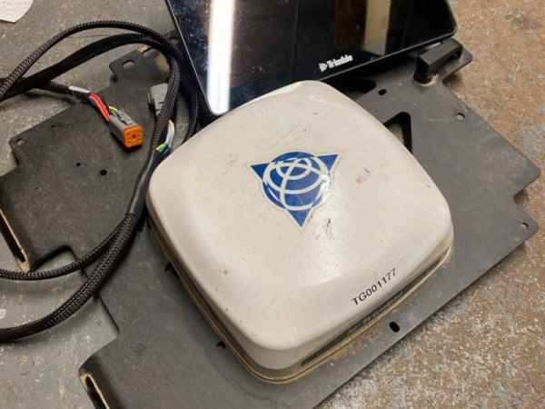 TRIMBLE - GFX 750 SMS - Image 1