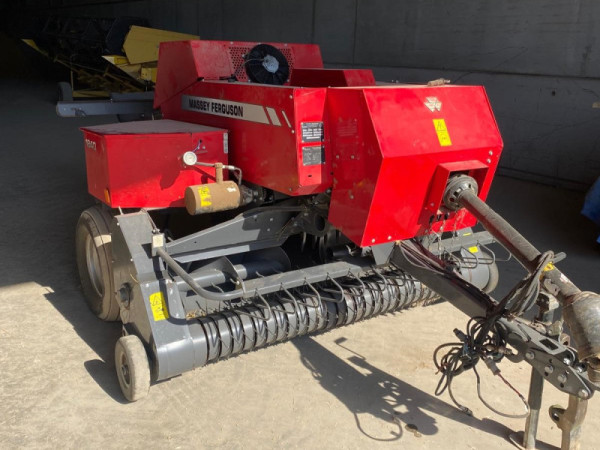 MASSEY FERGUSON - 1840 SMALL SQUARE BALER - Image 1