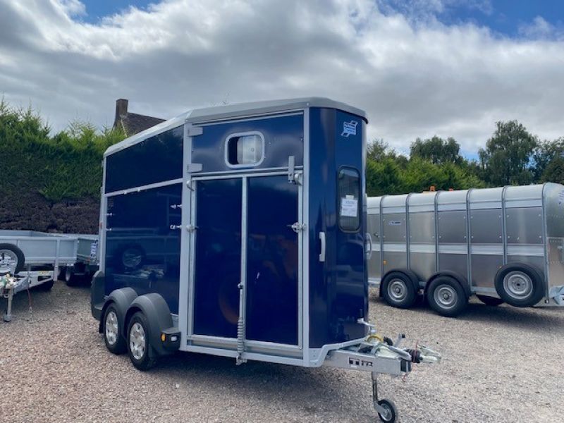 IFOR WILLIAMS - HB511R HORSEBOX - Image 1