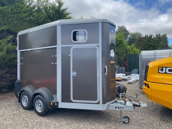 IFOR WILLIAMS - HB506R HORSEBOX - Image 1
