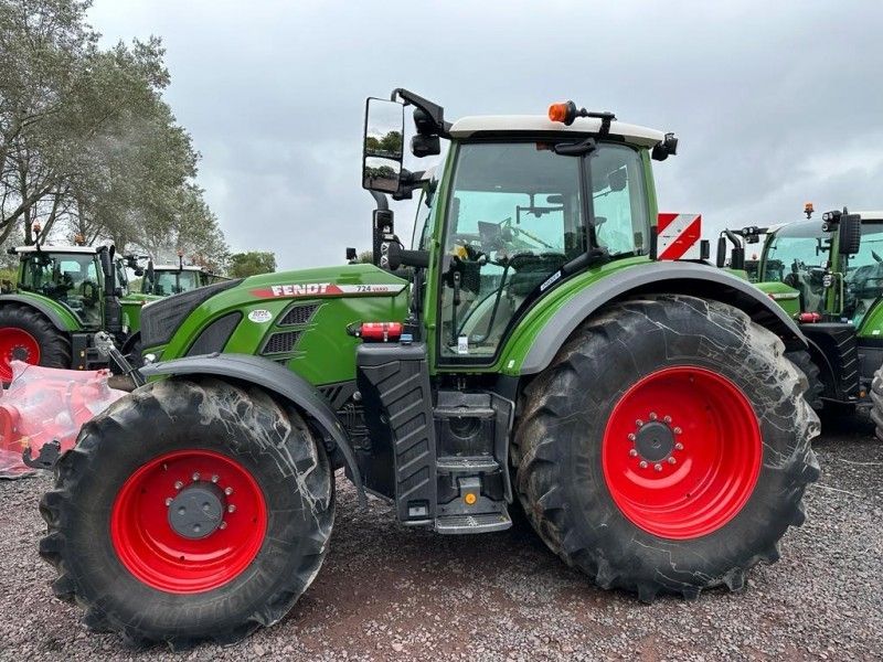Fendt - 724 ProfiPlus Tractor - Image 2