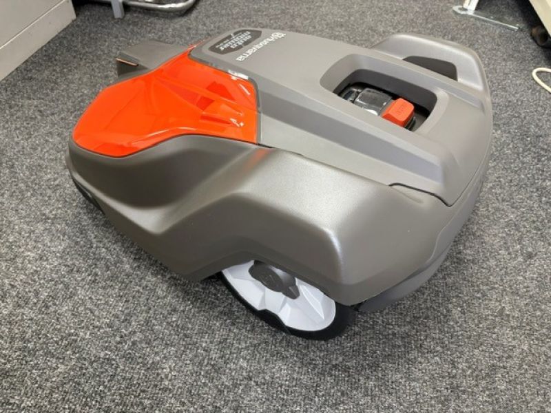 HUSQVARNA - AUTOMOWER 550 ROBOTIC - Image 3