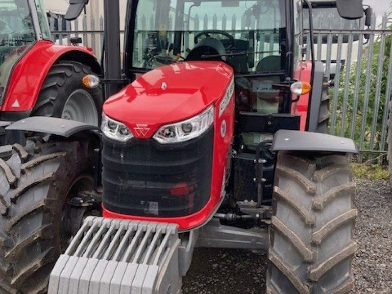 MASSEY FERGUSON - 4710M CAB TRACTOR - Image 2