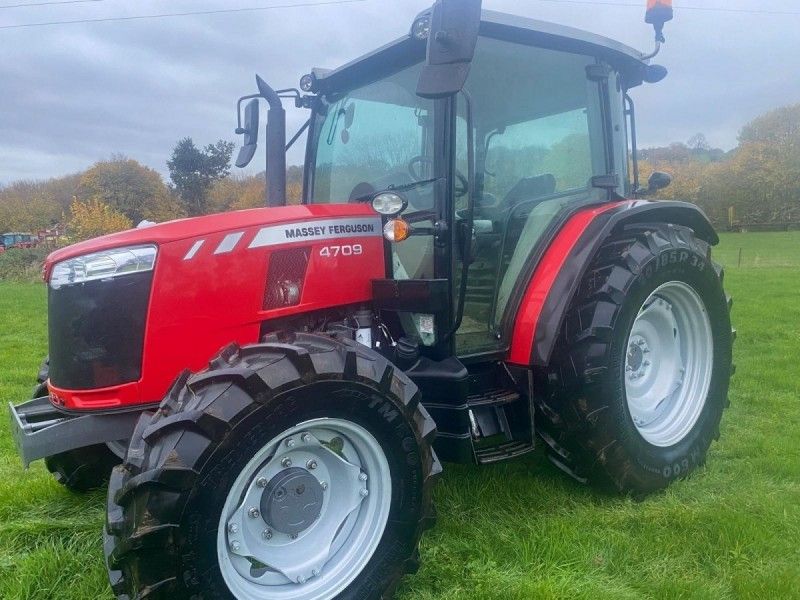 MASSEY FERGUSON - 4709 CAB TRACTOR - Image 2