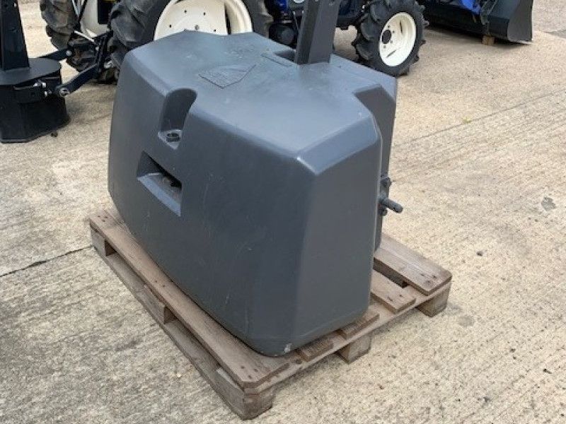 FENDT - 1800KG FRONT WEIGHT - Image 2