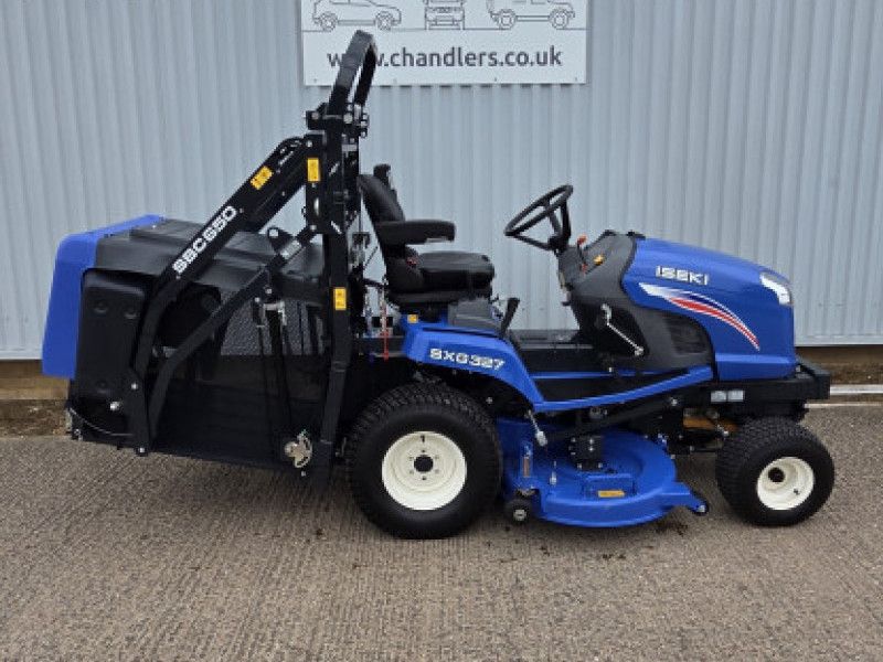ISEKI - SXG327 54HT RIDE ON MOWER - Image 3