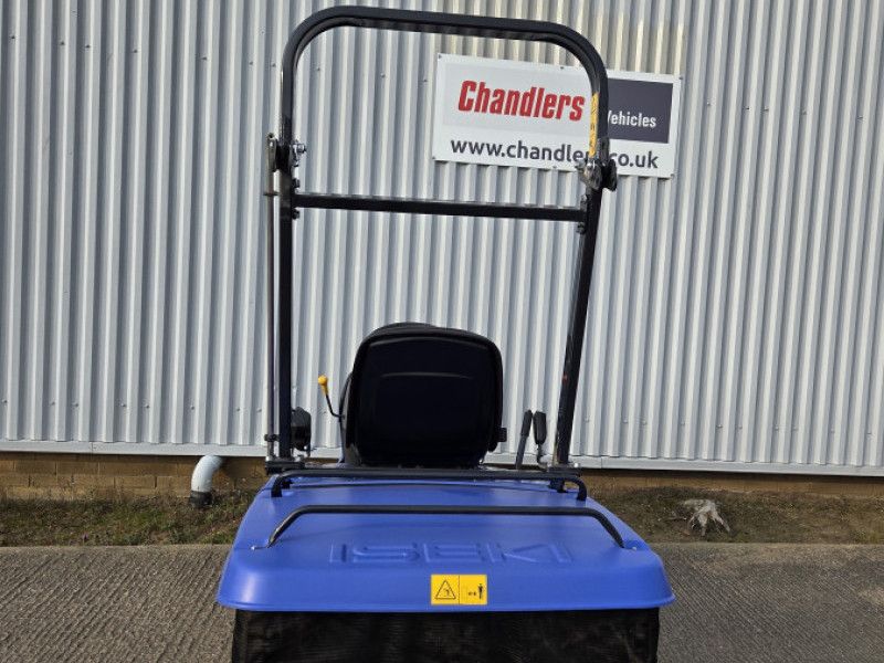 ISEKI - SXG216 40LT RIDE ON MOWER - Image 4