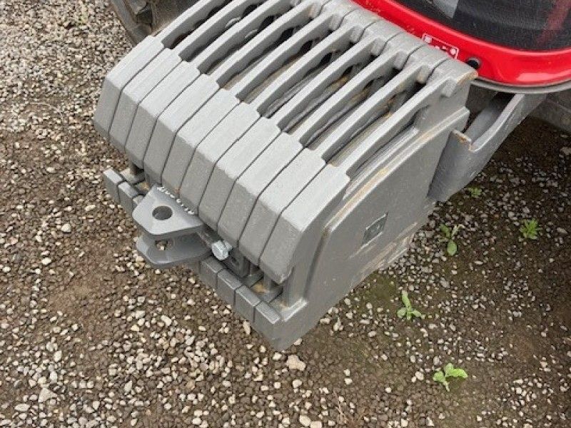 MASSEY FERGUSON - 4710M CAB TRACTOR - Image 4