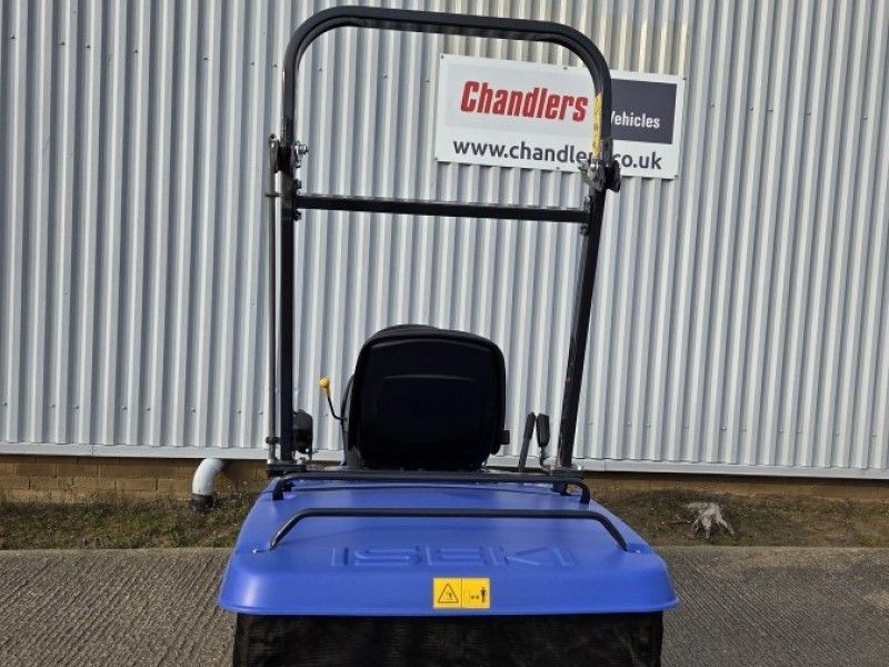 ISEKI - SXG216 RIDE ON MOWER - Image 4