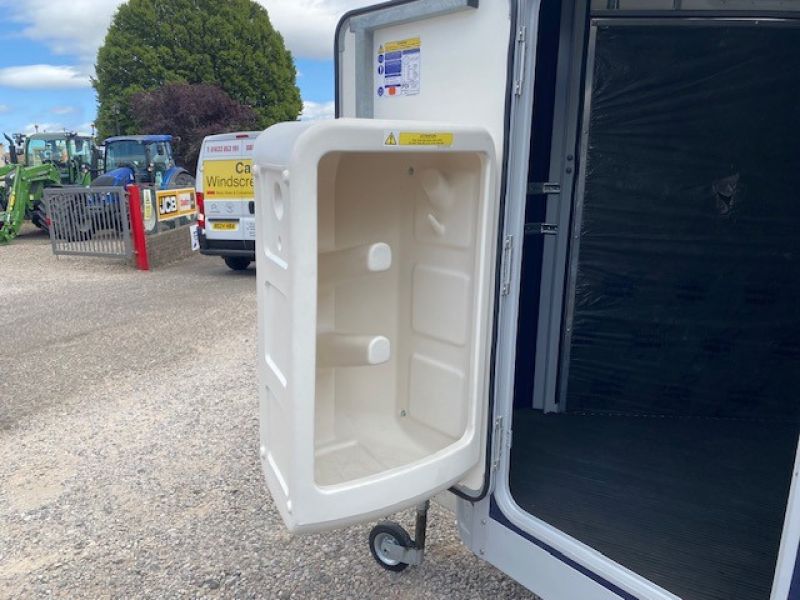 IFOR WILLIAMS - HB511R HORSEBOX - Image 4