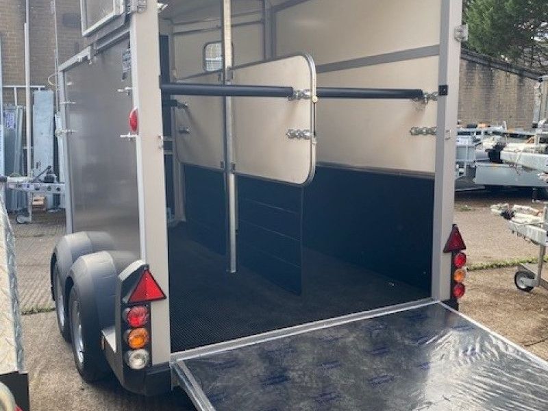 IFOR WILLIAMS - HB511R HORSEBOX - Image 5