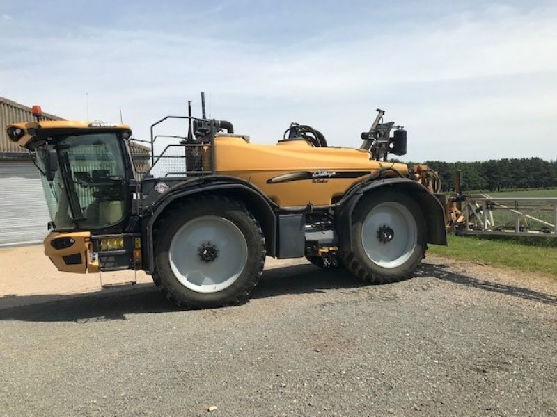 Challenger - ROGATOR 645 SP SPRAYER - Image 5