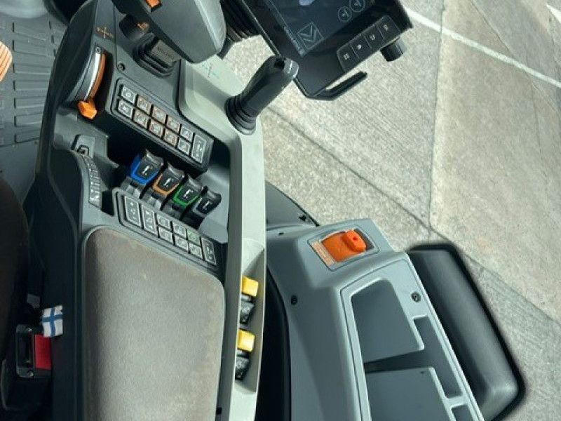 VALTRA - T234V TRACTOR - Image 8