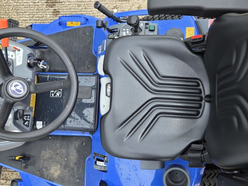ISEKI - SXG327 54HT RIDE ON MOWER - Image 7