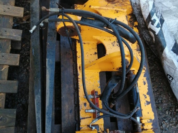 JCB - PIN AND CONE HEAD - Image 1