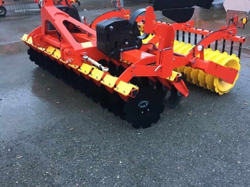 Vaderstad  - Carrier CR300 - Image 1