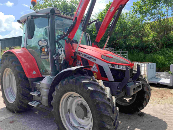 MASSEY FERGUSON - 5S.135 AND FL.3723 LOADER - Image 1