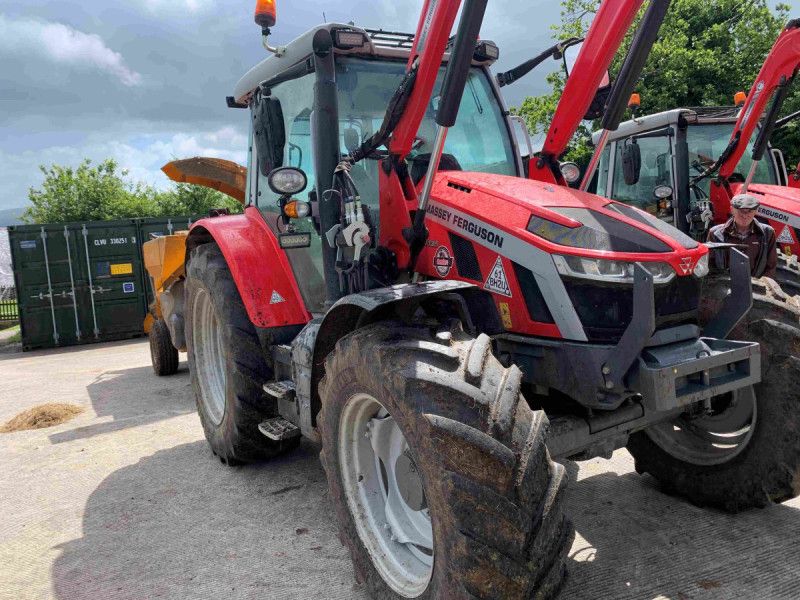 MASSEY FERGUSON - 5S.135 AND FL.3723 LOADER - Image 3