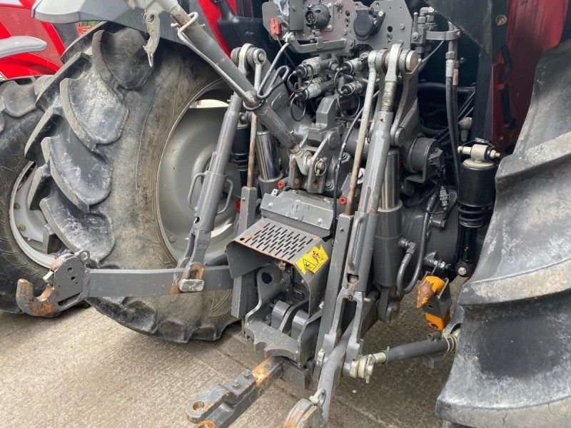 MASSEY FERGUSON - 5711 - Image 6