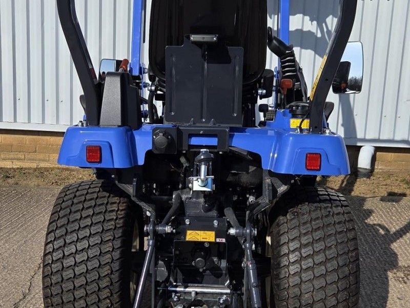 ISEKI - TXGS4 COMPACT TRACTOR - Image 4