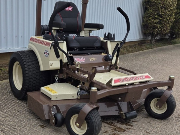 GRASSHOPPER - 226V RIDE ON MOWER - Image 1