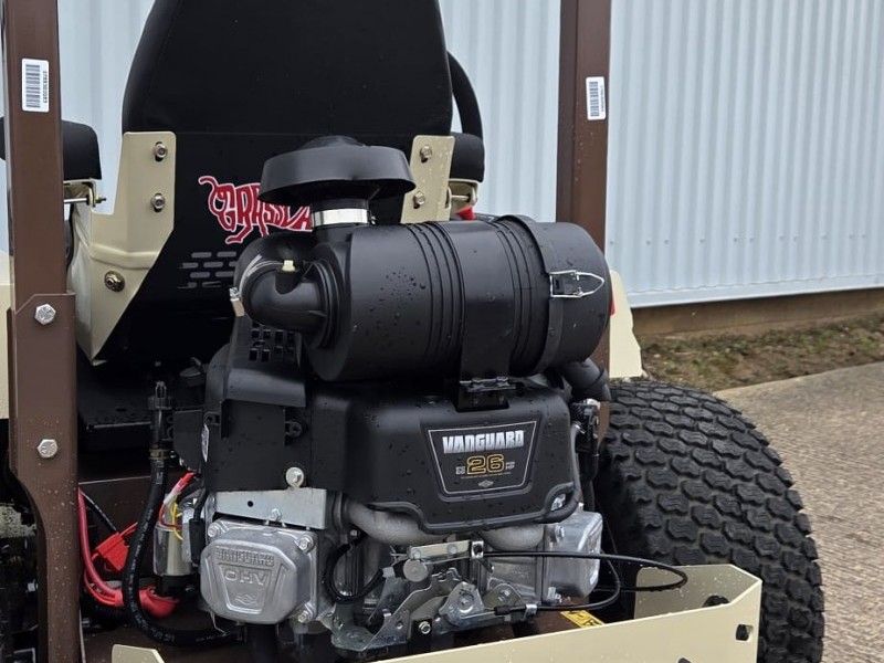 GRASSHOPPER - 226V RIDE ON MOWER - Image 3